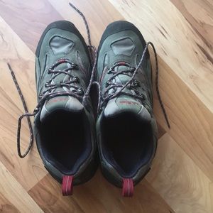 L.L. Bean men’s sneakers
